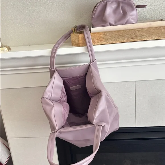 Vince CamupoNeiman Marcus Lavender Tote Bag with matching zip pouchMedium size - Picture 2 of 9